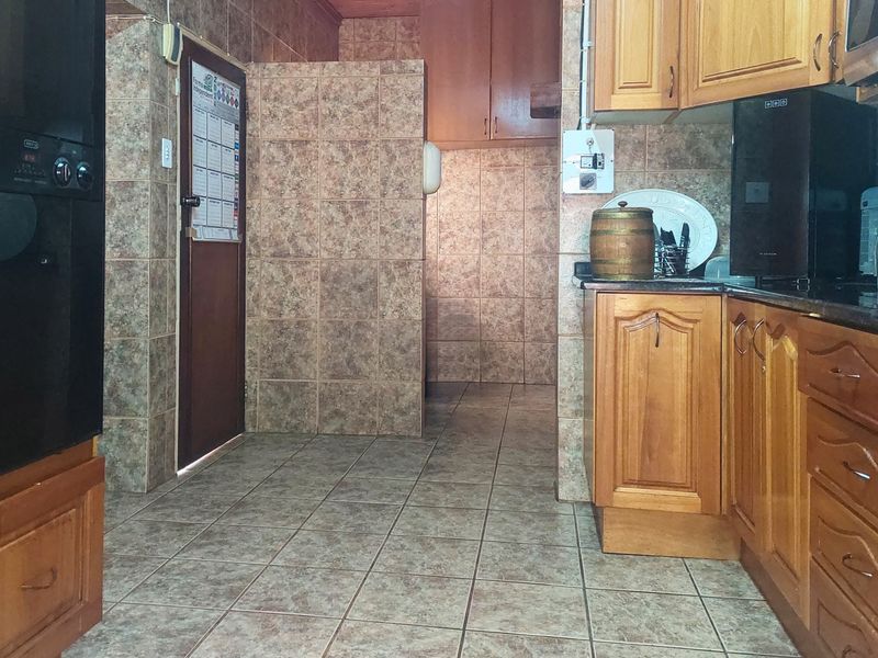 Prime Residential Property with Business Rights: Unlock Dual-Income Potential for Sharp Investors - Photo 3