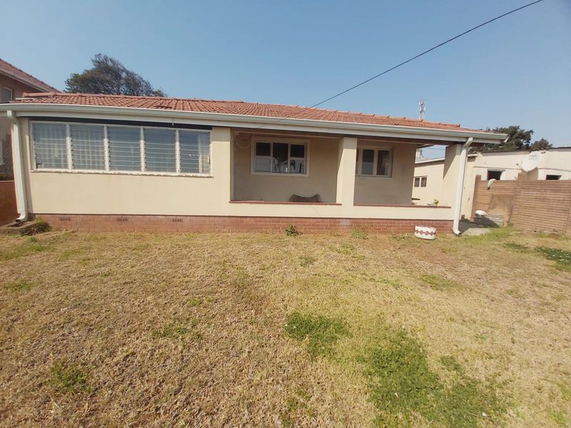 Remodeled Family Home With Income - Photo 3