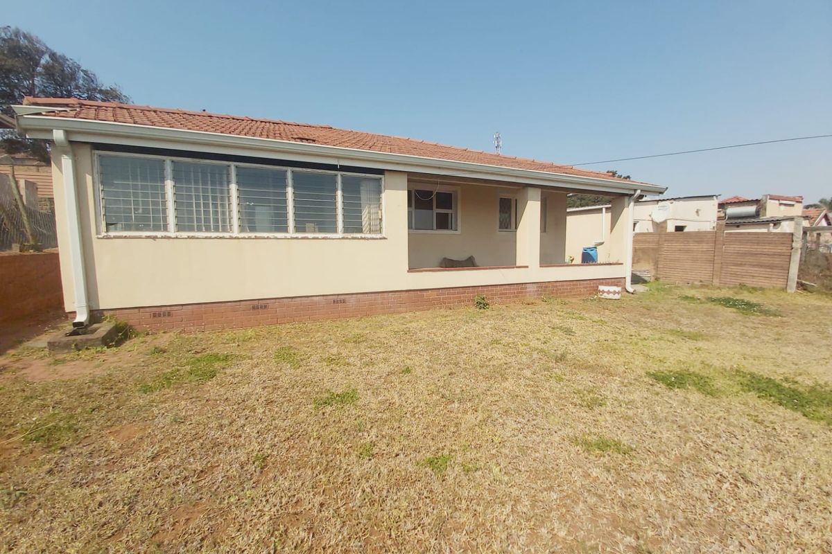 Remodeled Family Home With Income - Photo 2