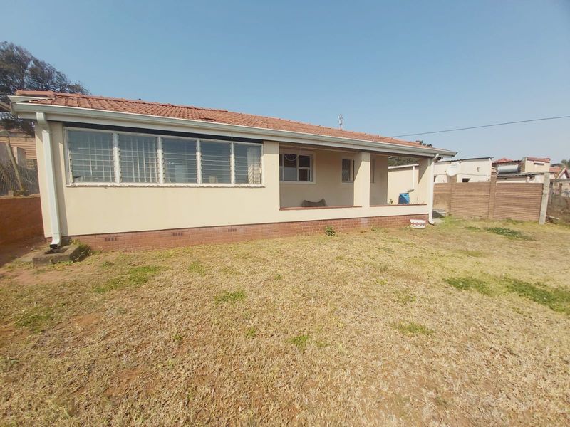 Remodeled Family Home With Income - Photo 2
