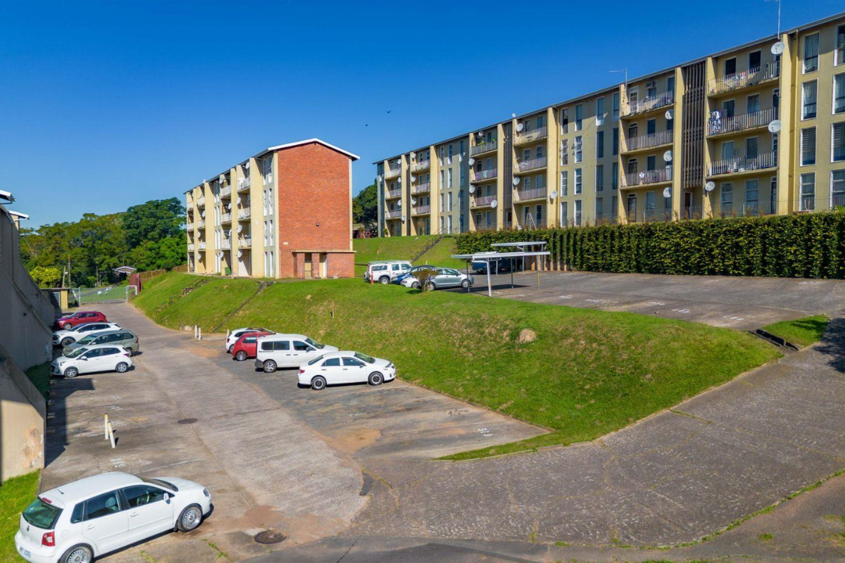 2 BEDROOM GROUND FLOOR FLAT TO LET IN NEW GERMANY - Photo 2