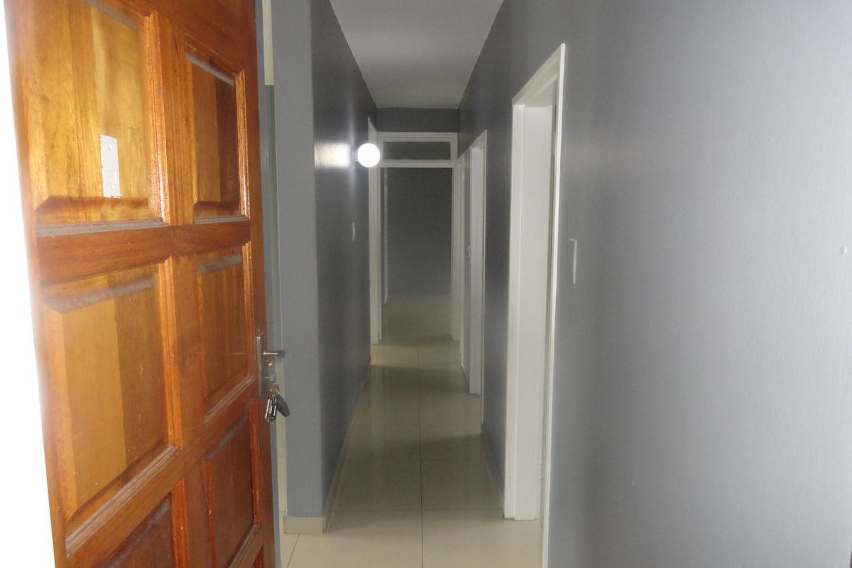 2 BEDROOM GROUND FLOOR FLAT TO LET IN NEW GERMANY - Photo 4