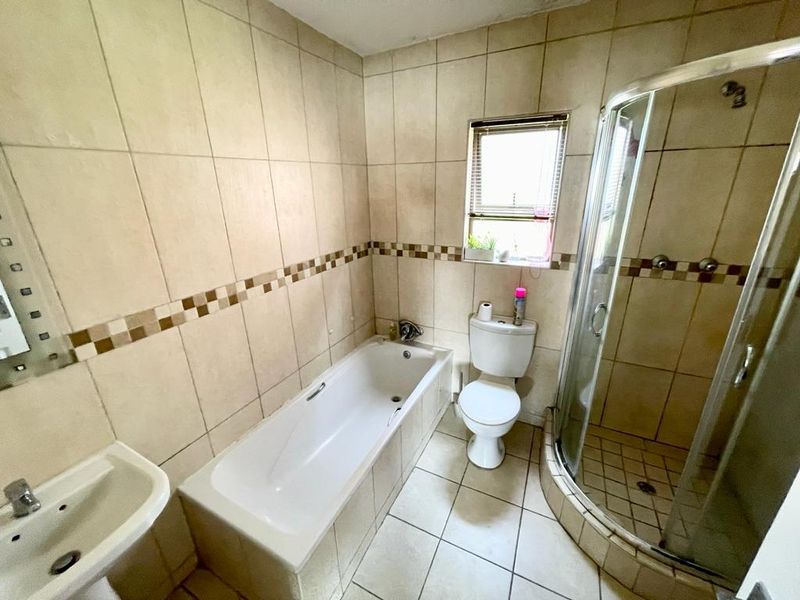 Two bedroom apartment for sale in Secunda - Photo 10