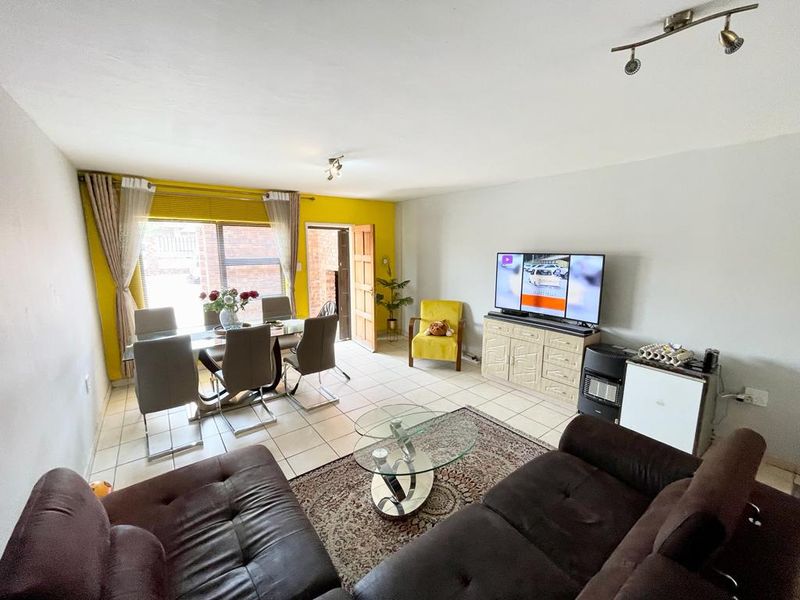 Two bedroom apartment for sale in Secunda - Photo 3