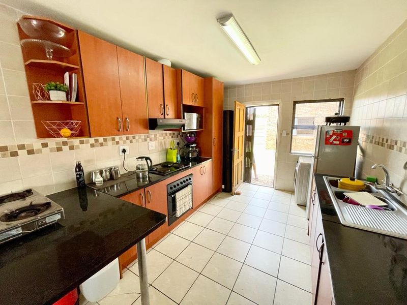 Two bedroom apartment for sale in Secunda - Photo 5