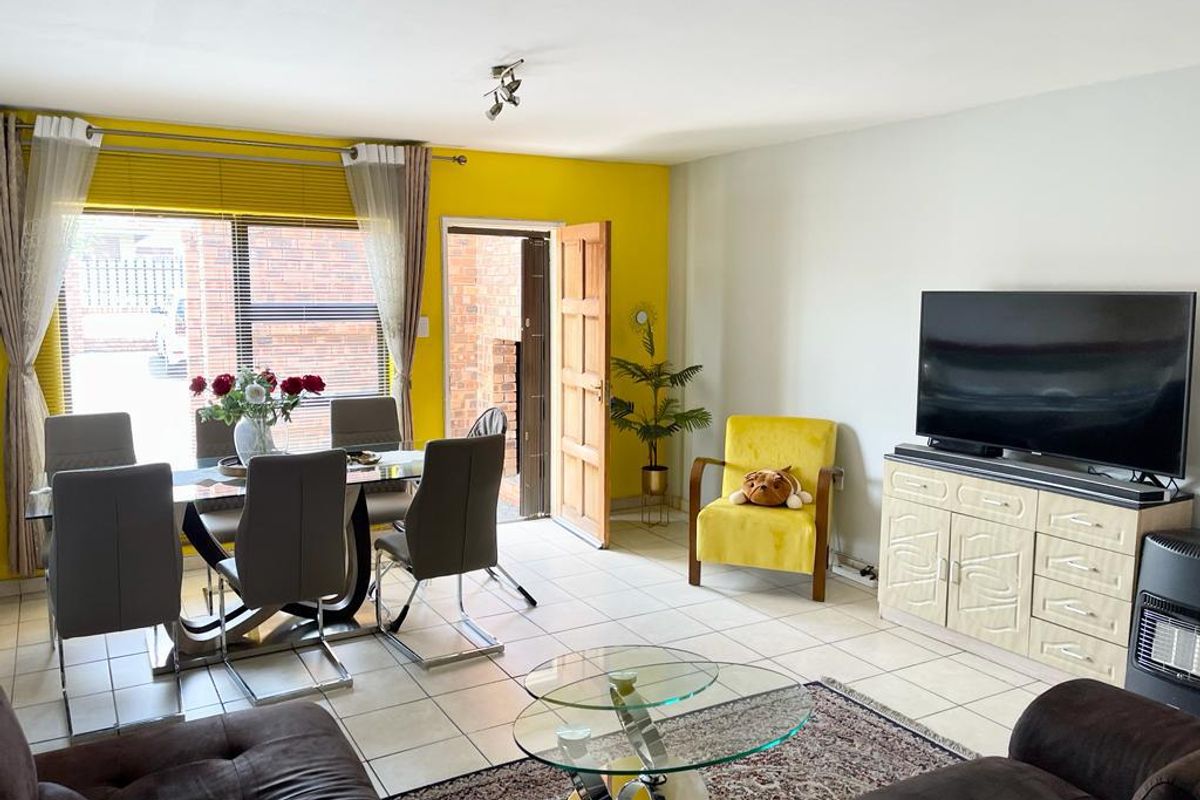Two bedroom apartment for sale in Secunda - Photo 4