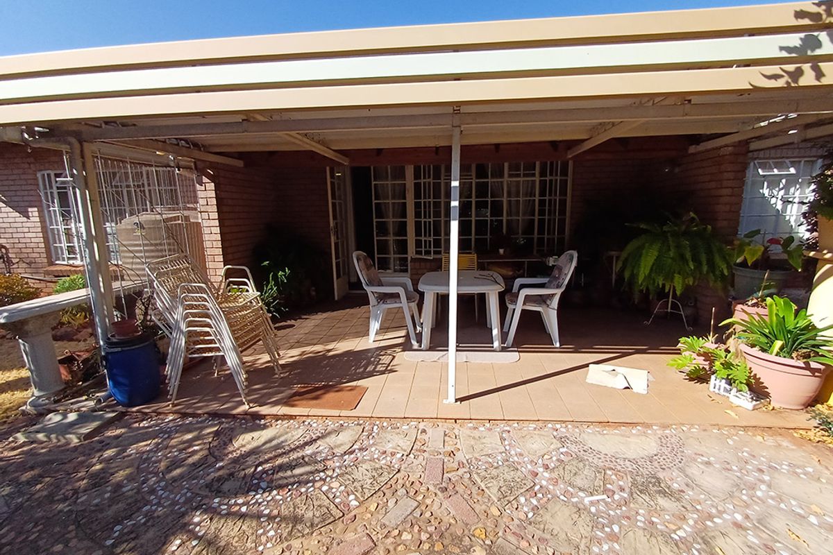 FOR THE YOUNG SENIORS. - Photo 2