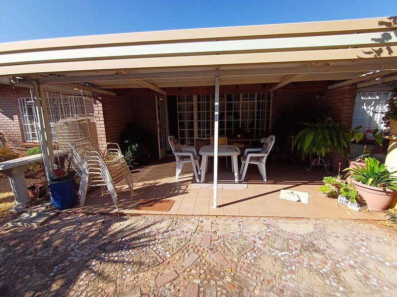 FOR THE YOUNG SENIORS. - Photo 2