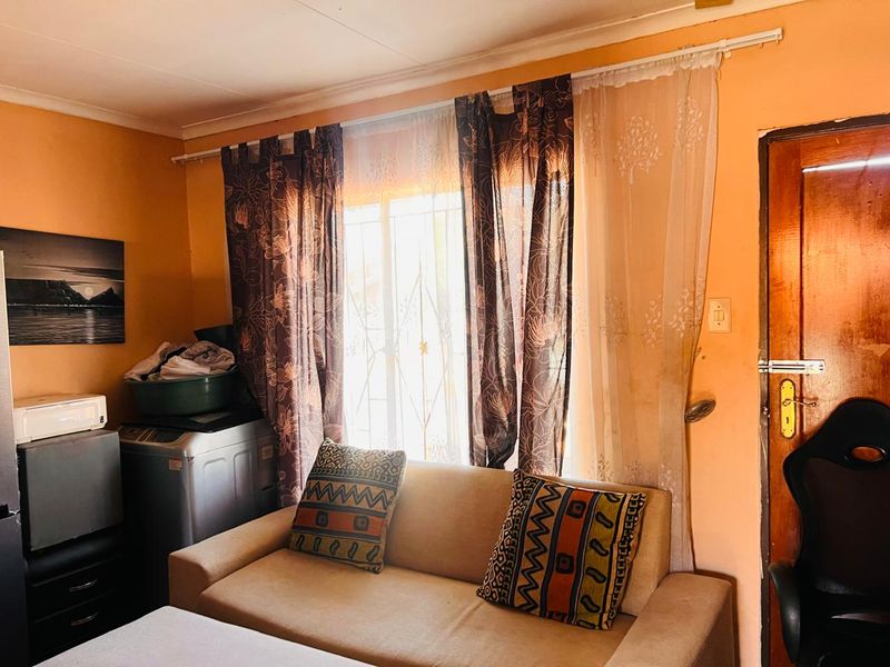 Charming Family Home for Sale in Geelhoutpark, Rustenburg - Photo 5