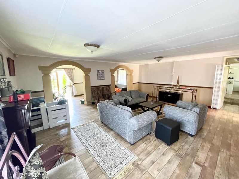 Three bedroom home for sale in Secunda - Photo 6