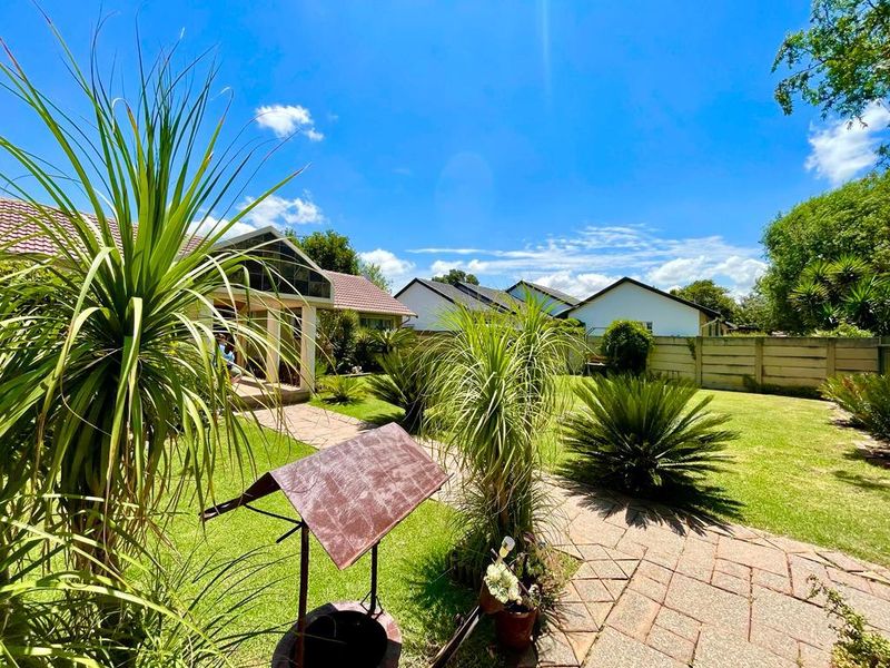 Three bedroom home for sale in Secunda - Photo 2