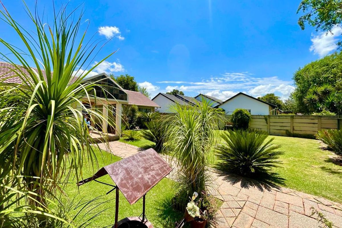 Three bedroom home for sale in Secunda - Photo 2