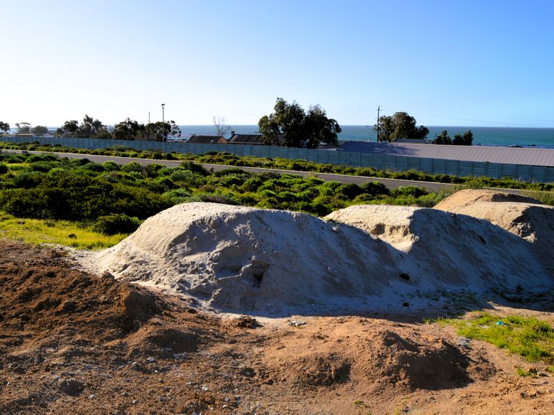 Not to be missed!!! A 324m2 Erf @ R399 000-00 in St Helena Bay. - Photo 7