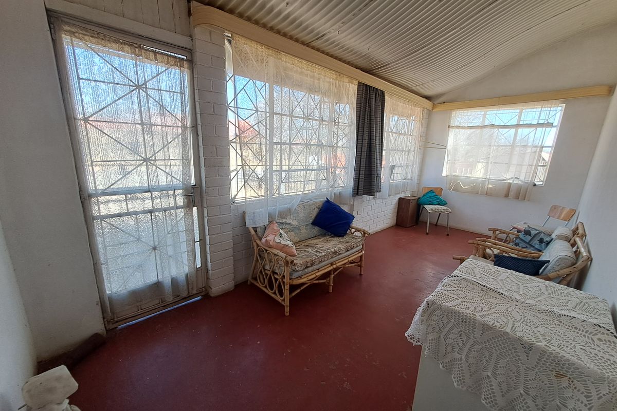 Charming Property with Lush Vegetable Gardens and a Thriving Orchard for Sale - Photo 4