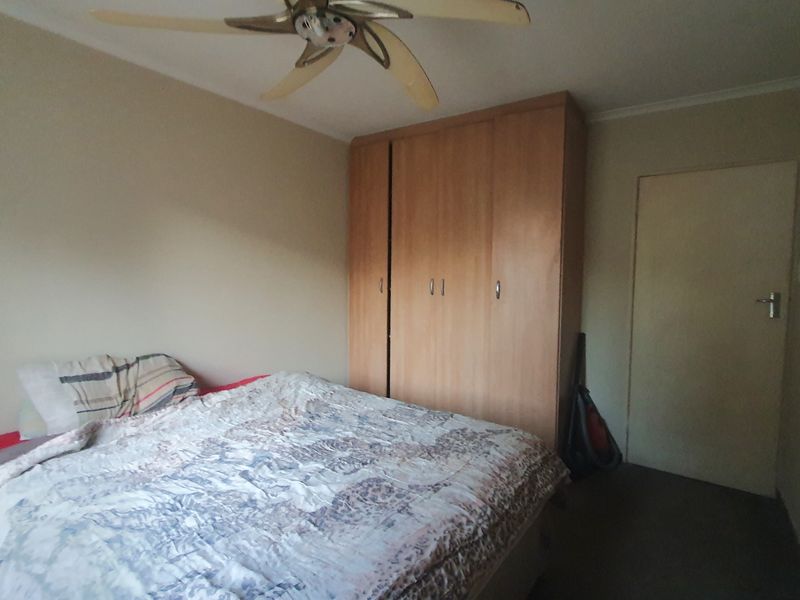 2 Bedroom Townhouse, 24 hr security- Castleview - Photo 9