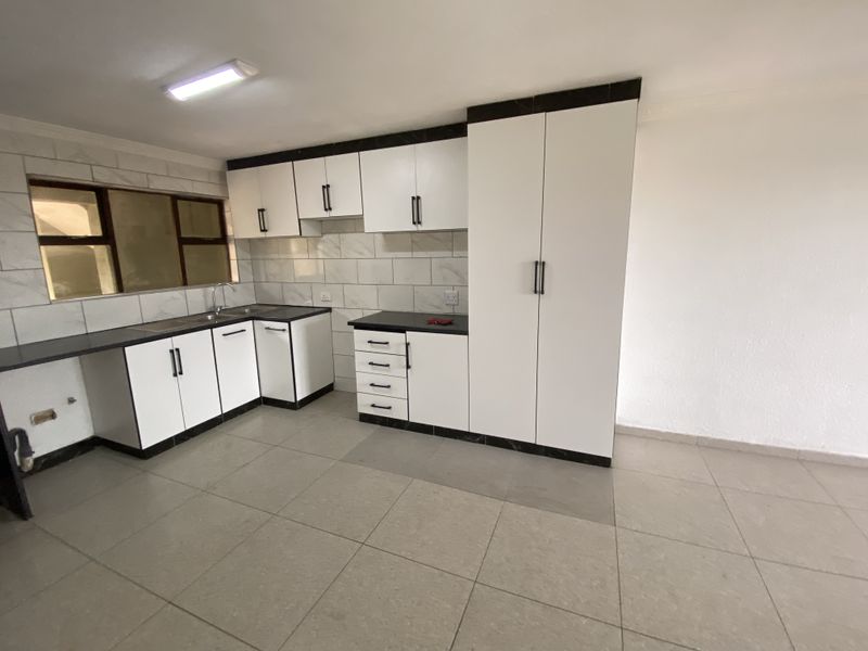 Highly SoughtAfter 2008 complex PLUS Newly Renovated 3 Bedroom Unit for Sale in Montclair - Photo 5