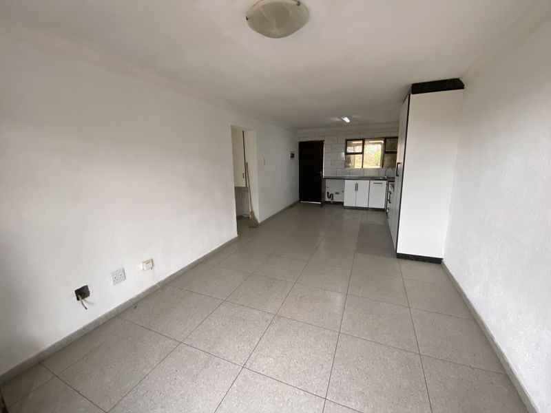 Highly SoughtAfter 2008 complex PLUS Newly Renovated 3 Bedroom Unit for Sale in Montclair - Photo 7