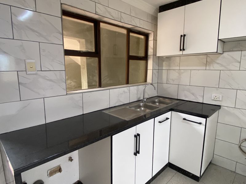 Highly SoughtAfter 2008 complex PLUS Newly Renovated 3 Bedroom Unit for Sale in Montclair - Photo 3