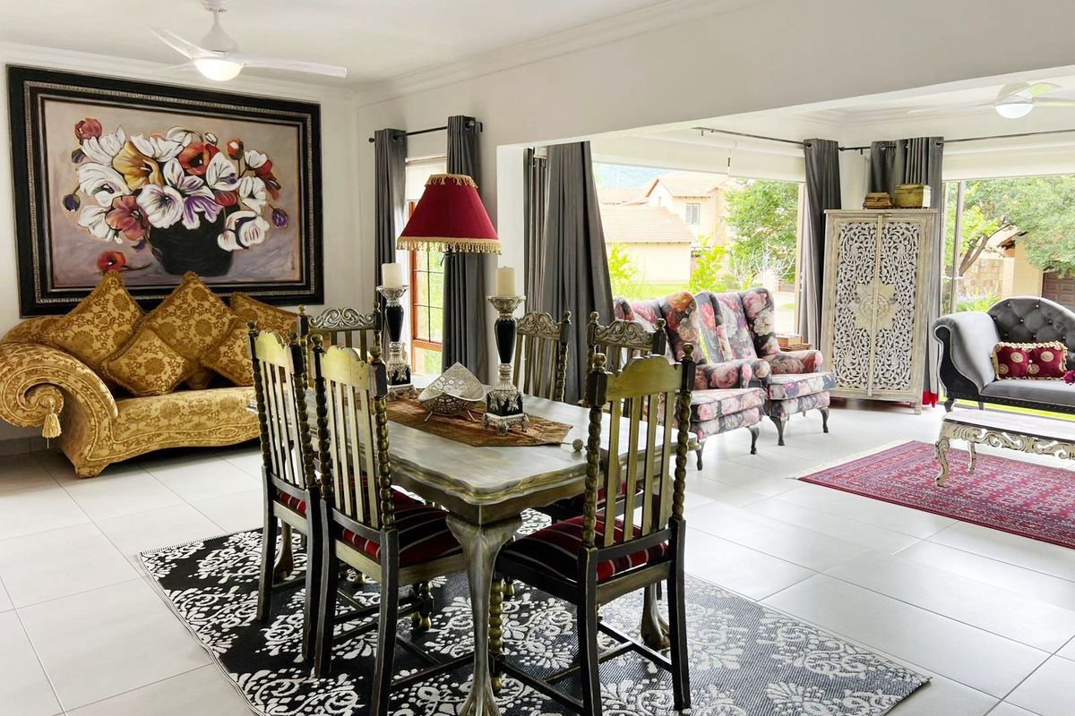 Just move in and relax in this beautifully finished home - Photo 4