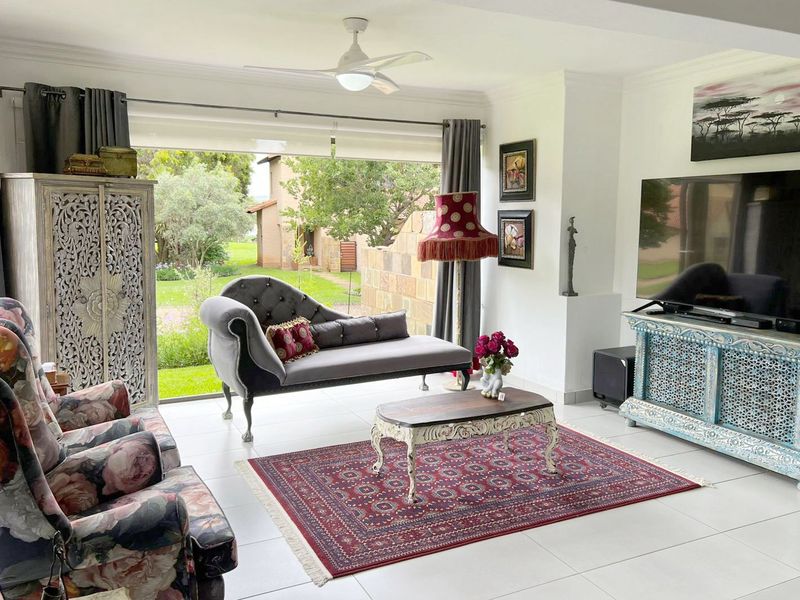 Just move in and relax in this beautifully finished home - Photo 4