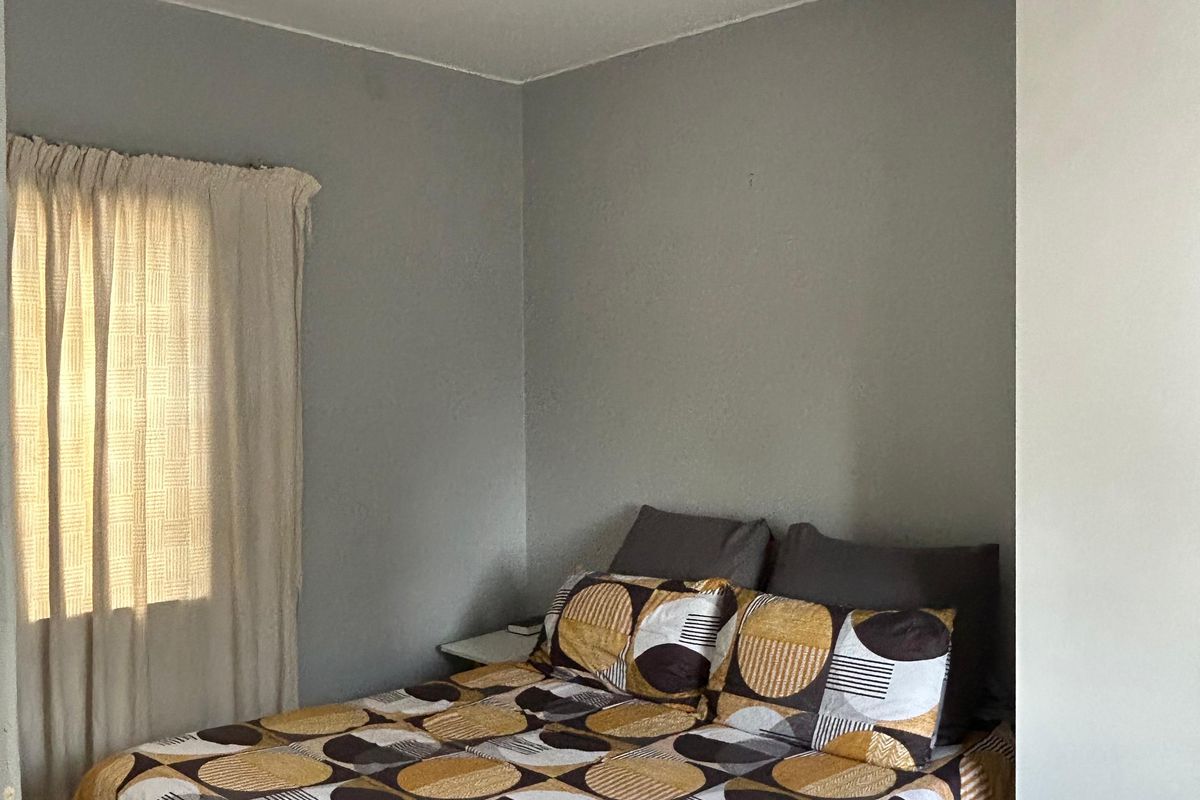 Charming 1 bed, 1 bath, 1 carport unit in Sharonlea - Photo 3