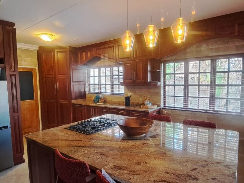 Stylish Entertainer Close To Local Attractions - Photo 5