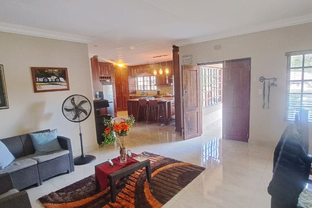 Stylish Entertainer Close To Local Attractions - Photo 3