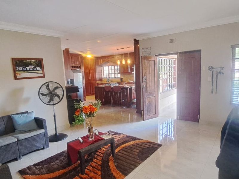 Stylish Entertainer Close To Local Attractions - Photo 3