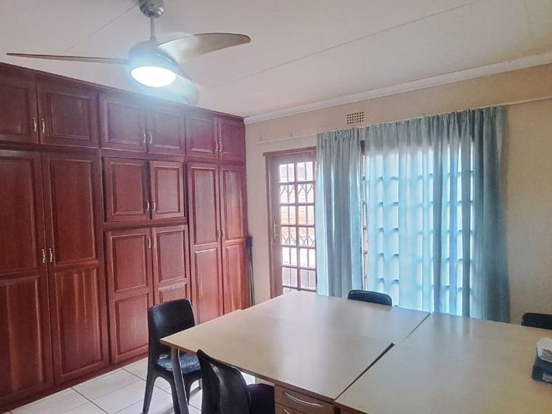 Stylish Entertainer Close To Local Attractions - Photo 7