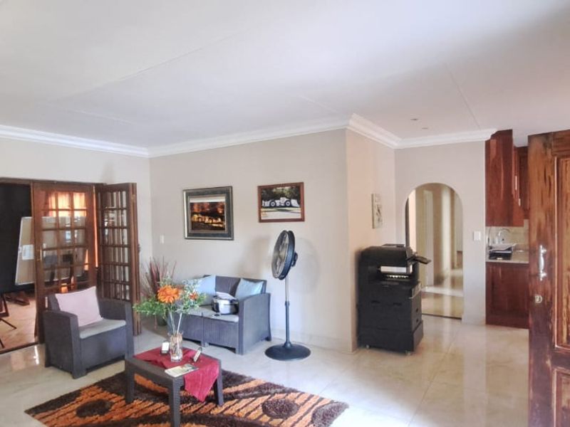 Stylish Entertainer Close To Local Attractions - Photo 4