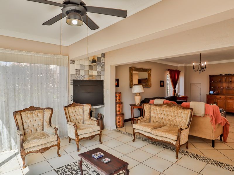 Beautiful  Freestanding Townhouse!!! - Photo 9
