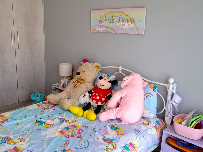 Tucked away in a secure estate, this modern duplex townhouse has room for the whole family. - Photo 10