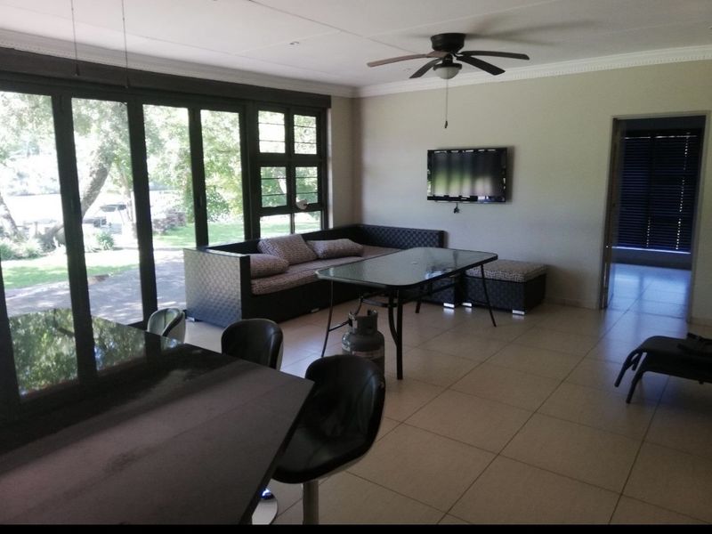 6 Bedroom River house for sale at the Vaal river - Photo 6
