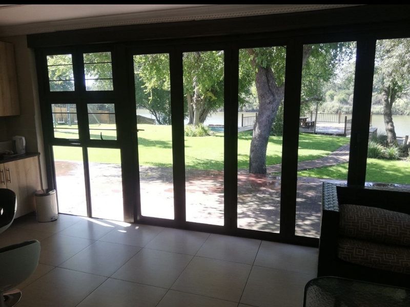 6 Bedroom River house for sale at the Vaal river - Photo 7