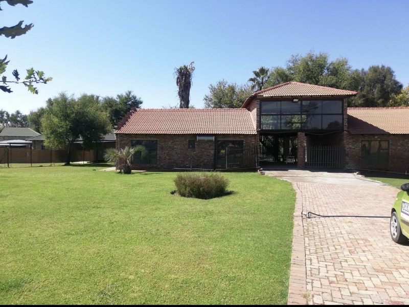 6 Bedroom River house for sale at the Vaal river - Photo 3
