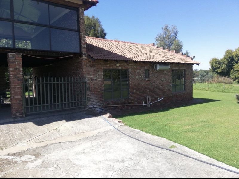 6 Bedroom River house for sale at the Vaal river - Photo 2