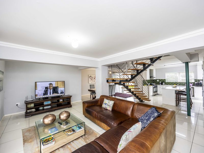 4 Bedroom Townhouse For Sale in Gonubie - Photo 10