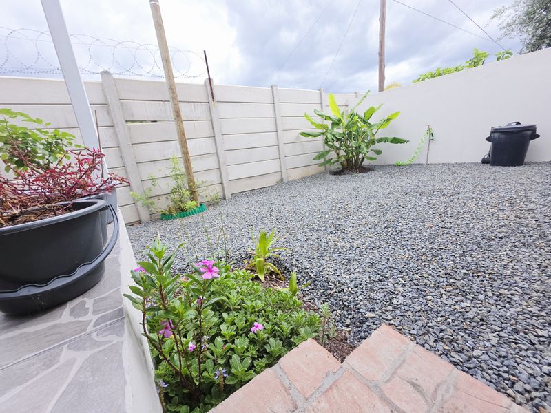 2 Bedroom Town house for sale in Oudtshoorn - Photo 6