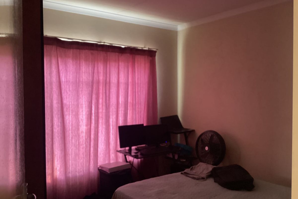 Excellent Investment Opportunity with Strong Rental Potential - Woodridge Park - Photo 5