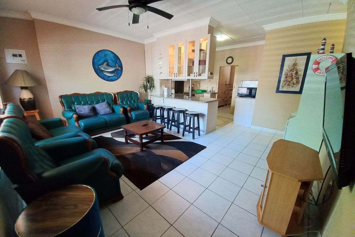 Spacious 3-Bedroom Holiday Unit | Heart of Uvongo - Photo 2