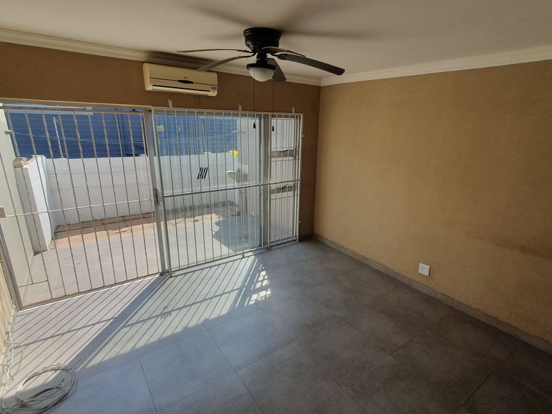 Prime Location And Pet Friendly - Photo 6