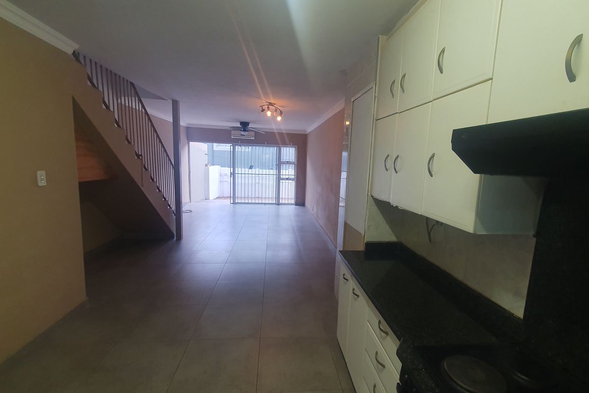 Prime Location And Pet Friendly - Photo 4