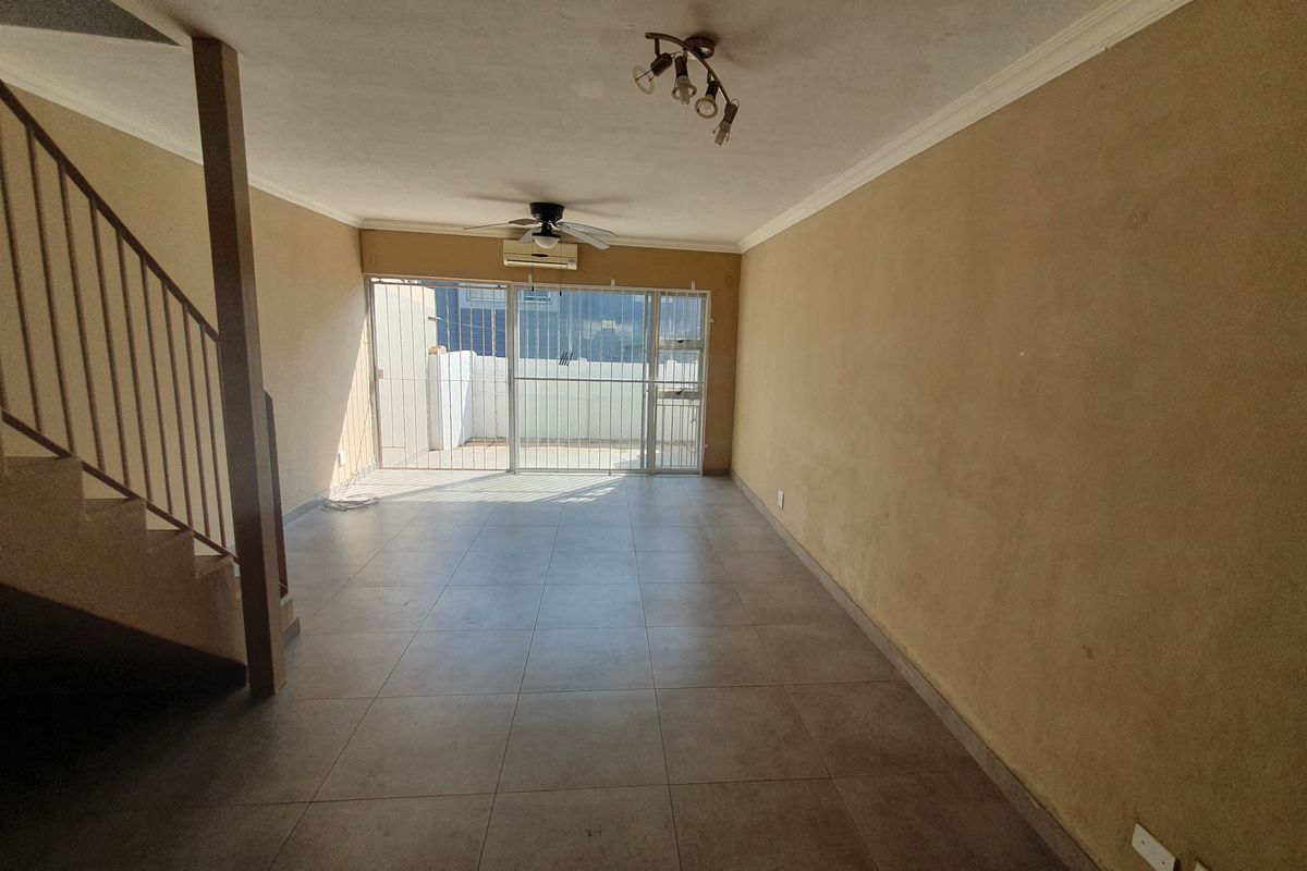 Prime Location And Pet Friendly - Photo 5