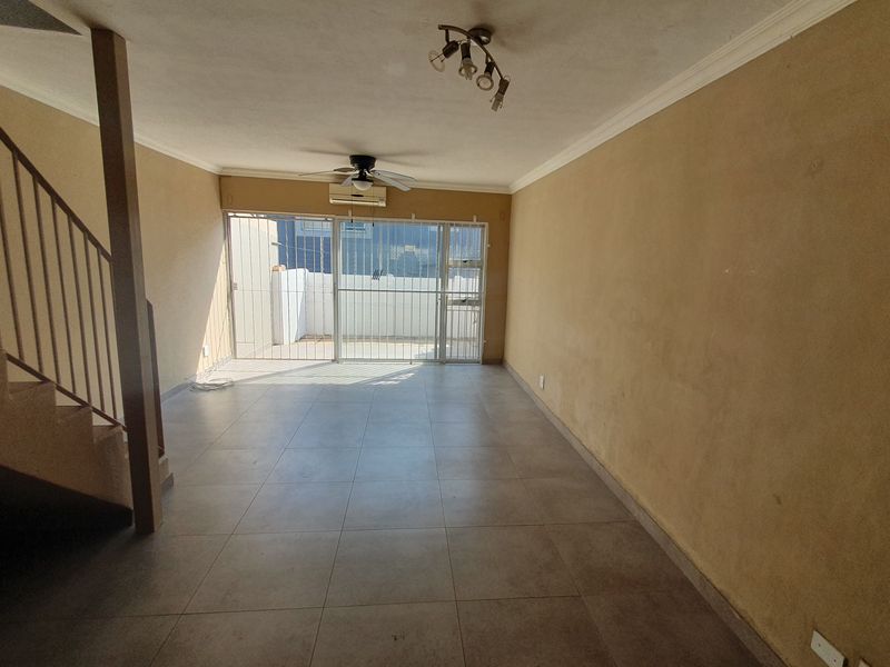 Prime Location And Pet Friendly - Photo 5