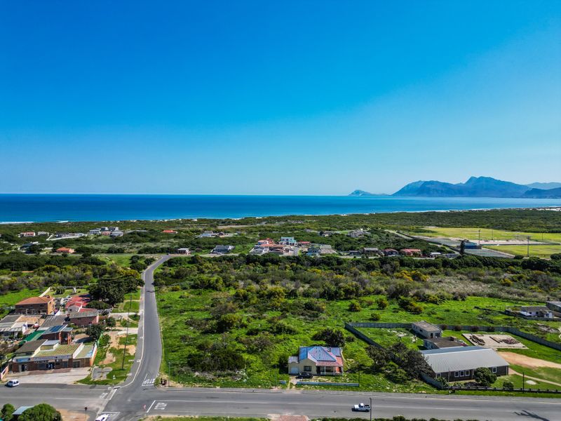 Large vacant plot for sale with a House in Hawston, Hermanus - Photo 3