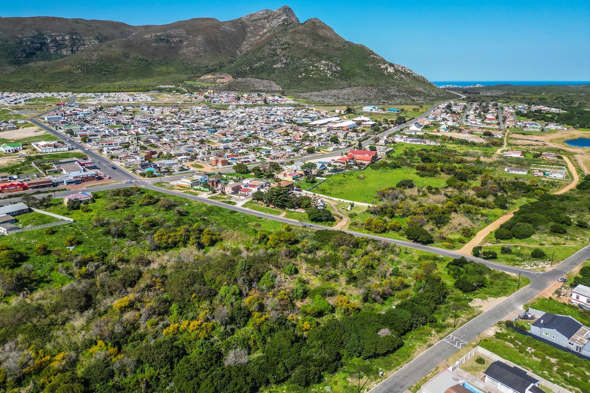Large vacant plot for sale with a House in Hawston, Hermanus - Photo 4