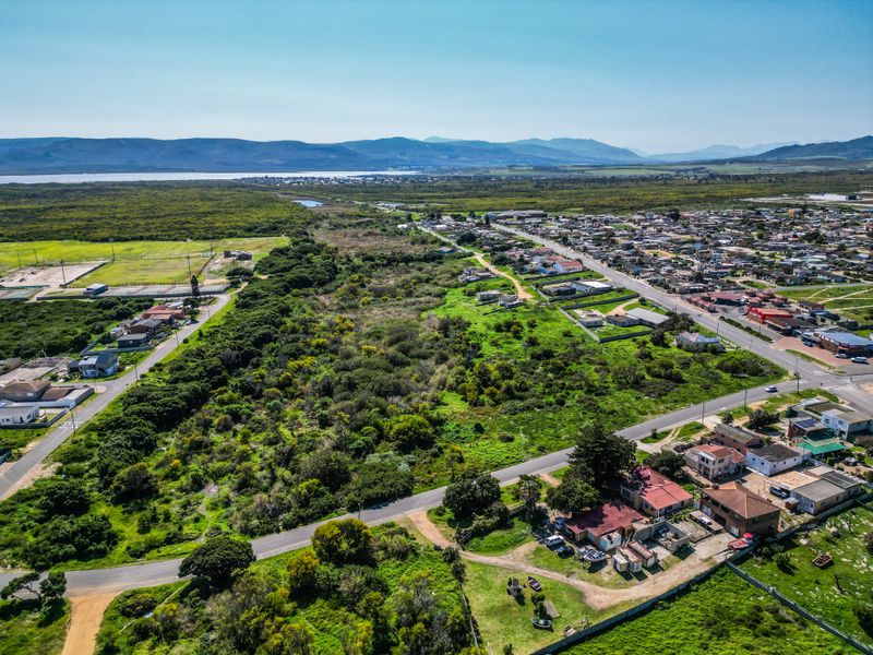 Large vacant plot for sale with a House in Hawston, Hermanus - Photo 6