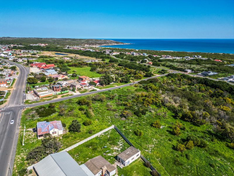 Large vacant plot for sale with a House in Hawston, Hermanus - Photo 2