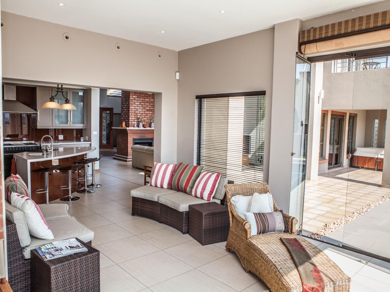 Your Dream Home Awaits with Stunning Design and Spectacular Views - Photo 9