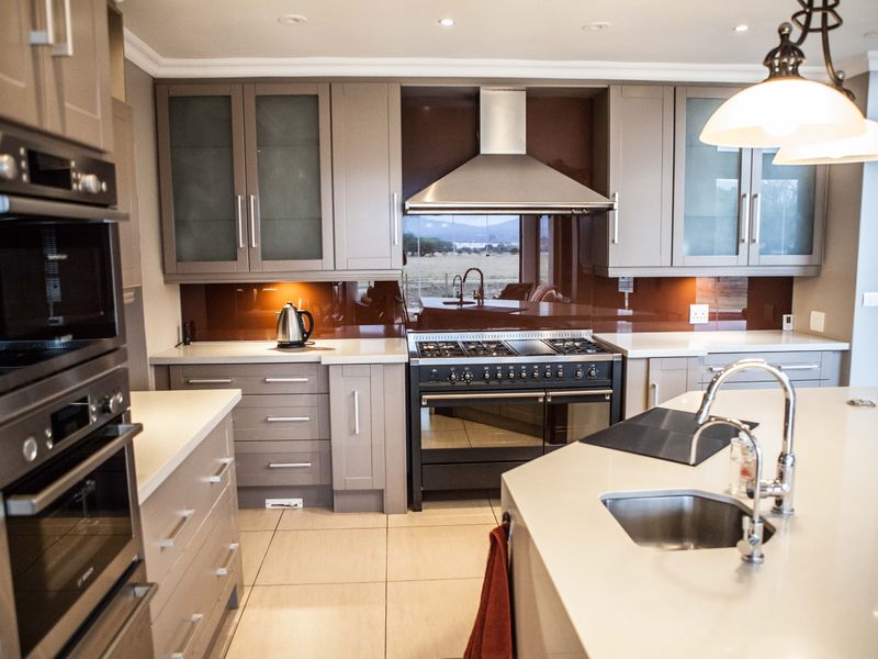 Your Dream Home Awaits with Stunning Design and Spectacular Views - Photo 10